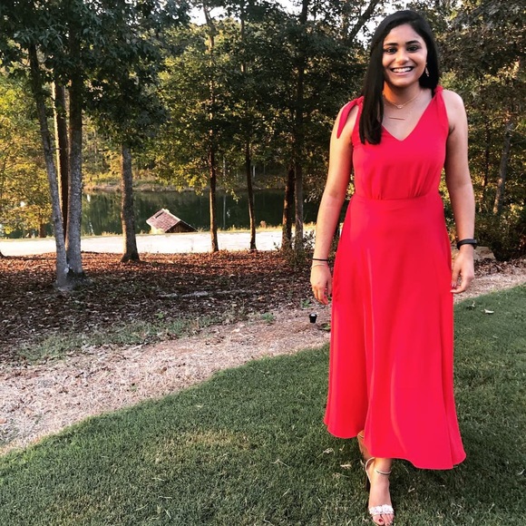 Selling red dress, great for weddings - Picture 1 of 3